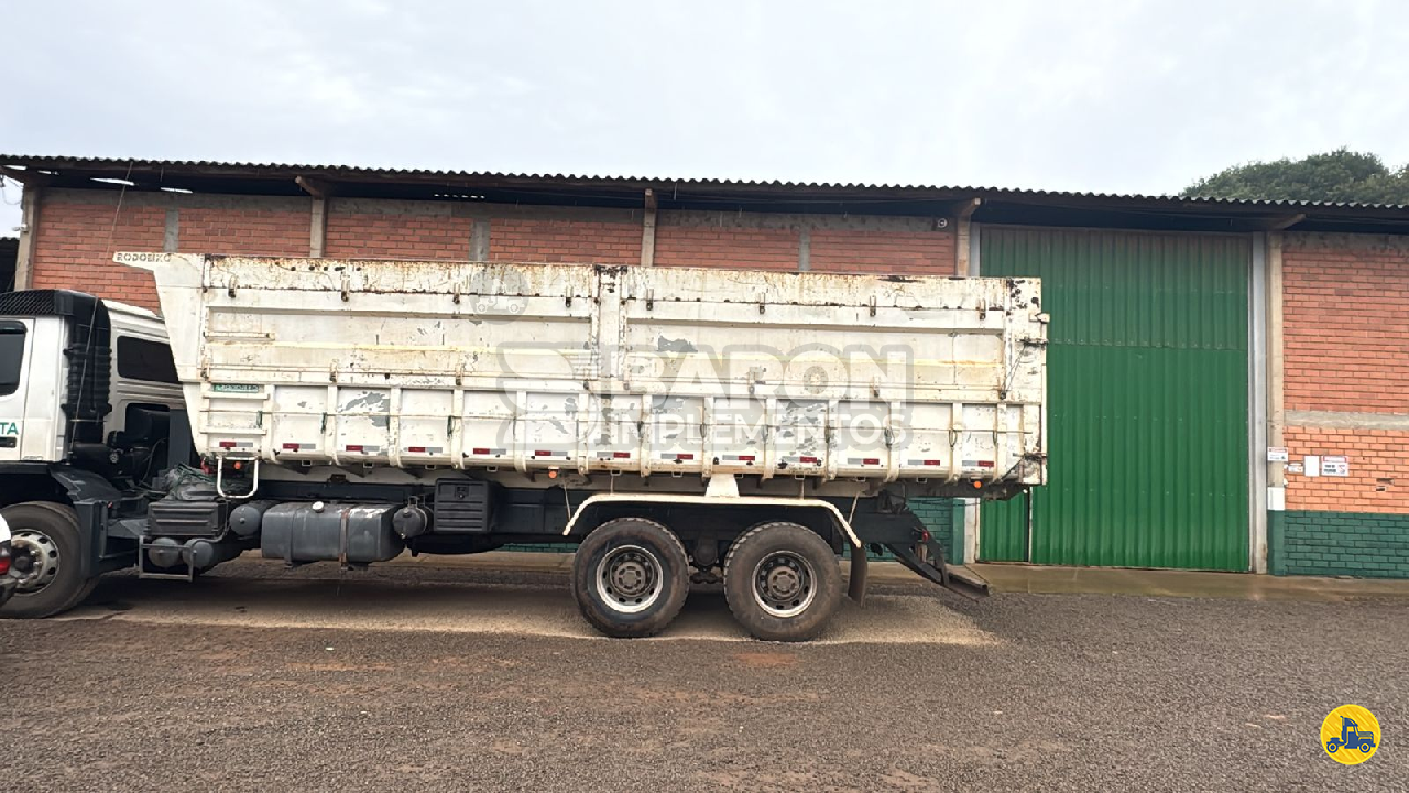 CARROCERIA SOBRE CHASSI  TRUCK BASCULANTE Baron Implementos RENASCENCA PARANÁ PR